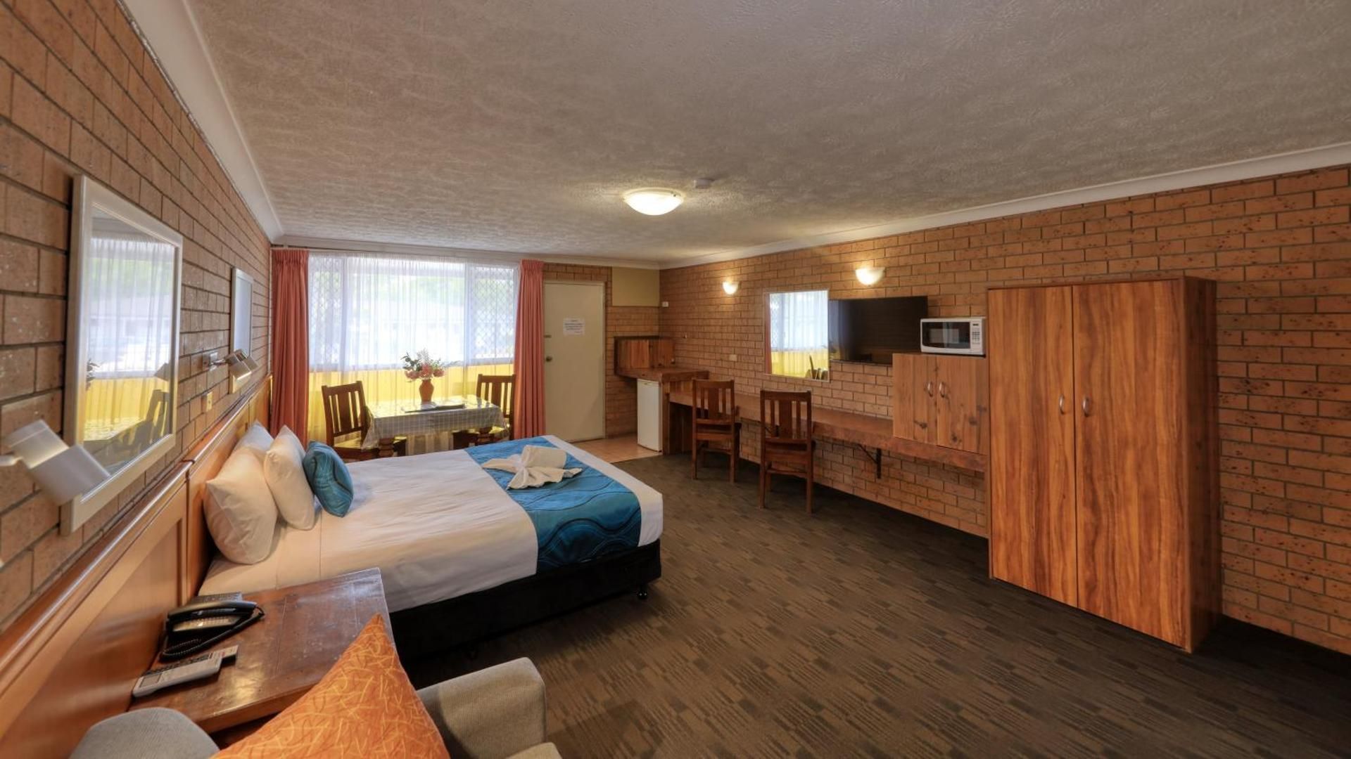 Executive Double Suite with Spa Bath