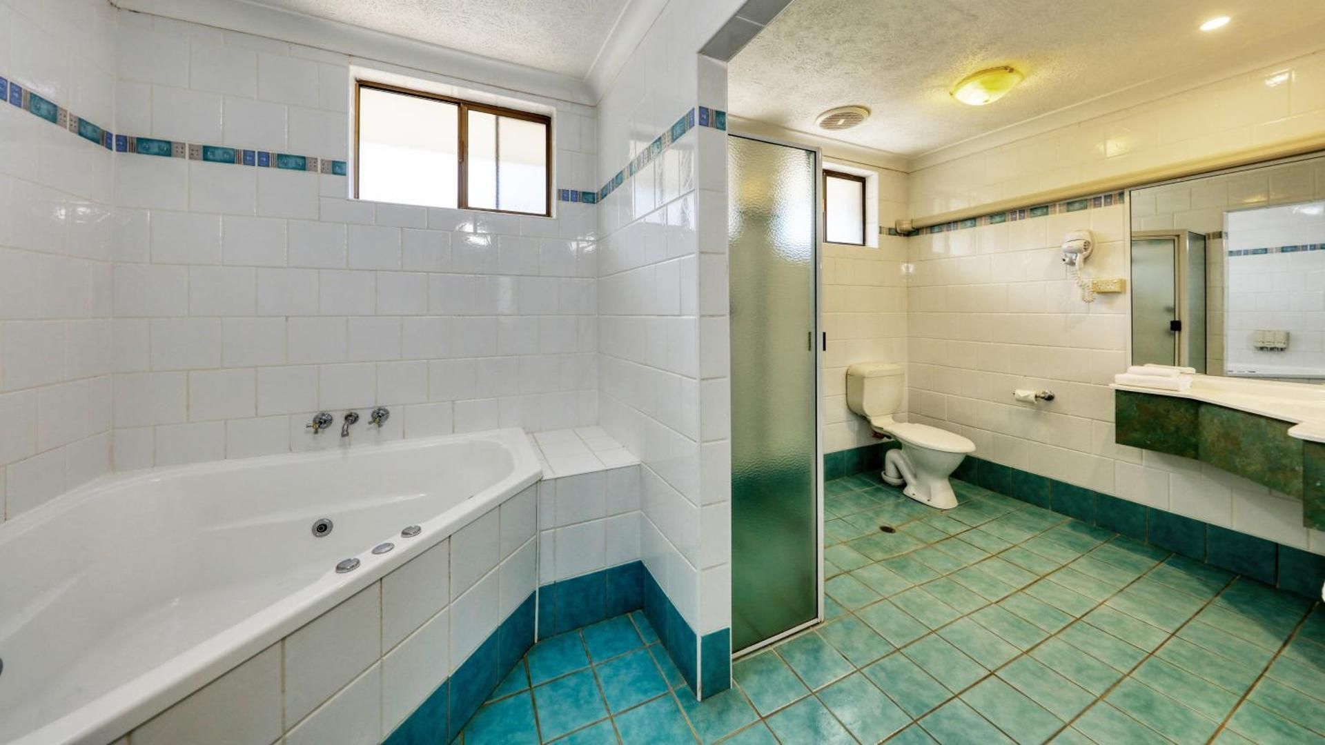 King Room with Spa Bath