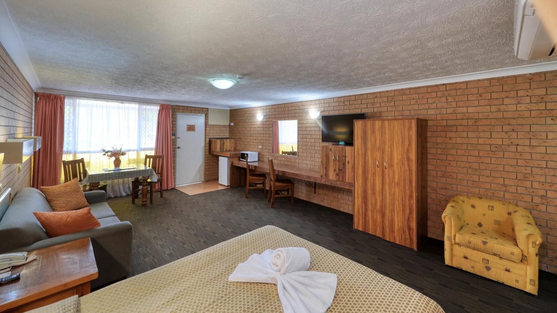 Standard Queen Room