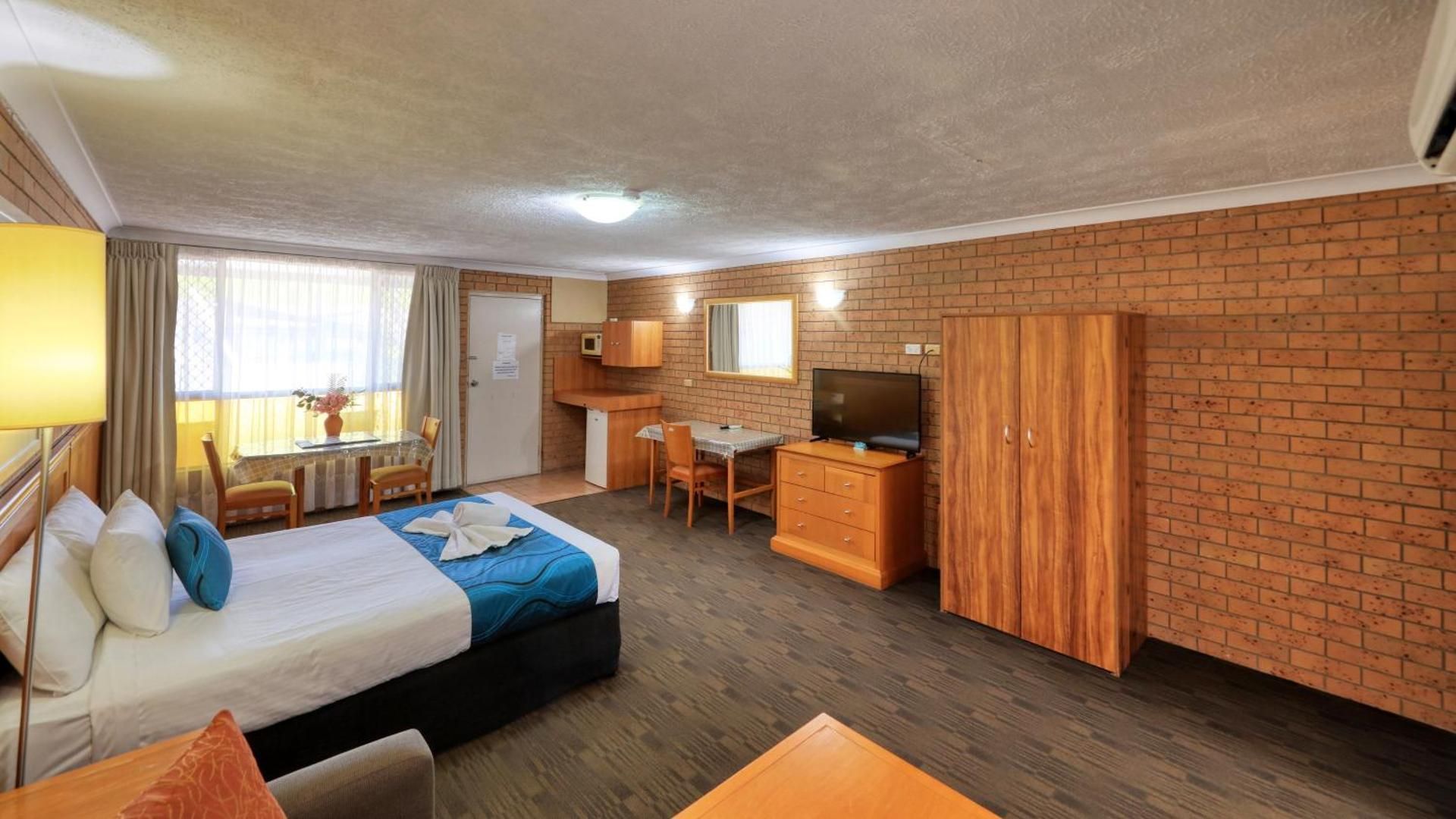 Executive Queen Suite