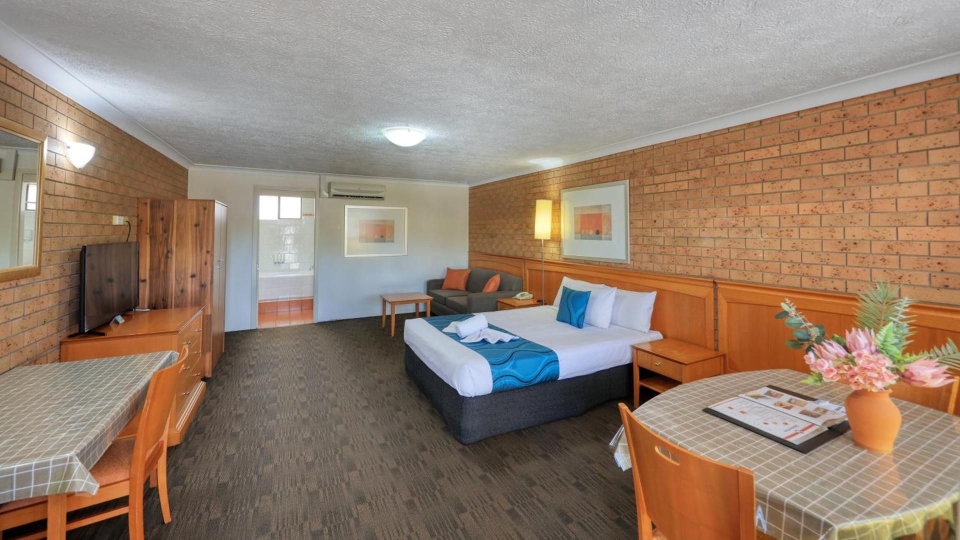 Executive Queen Suite