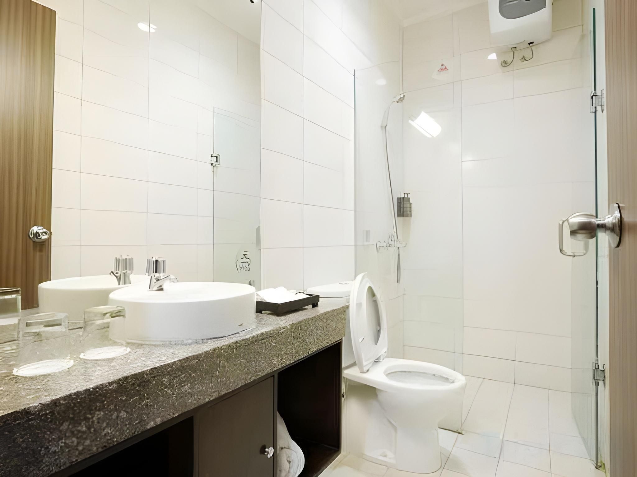 IPB Convention Hotel Botani Square  Standard Queen Room 2