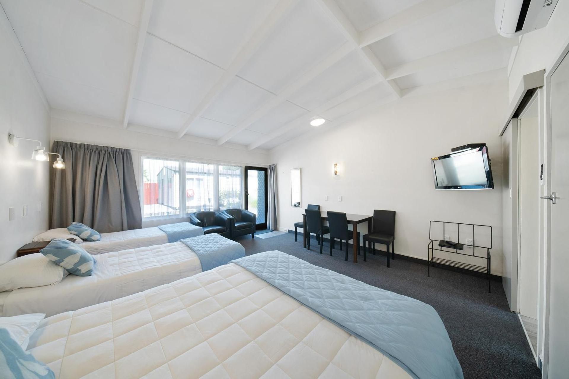 Superior Studio (4 Adults)