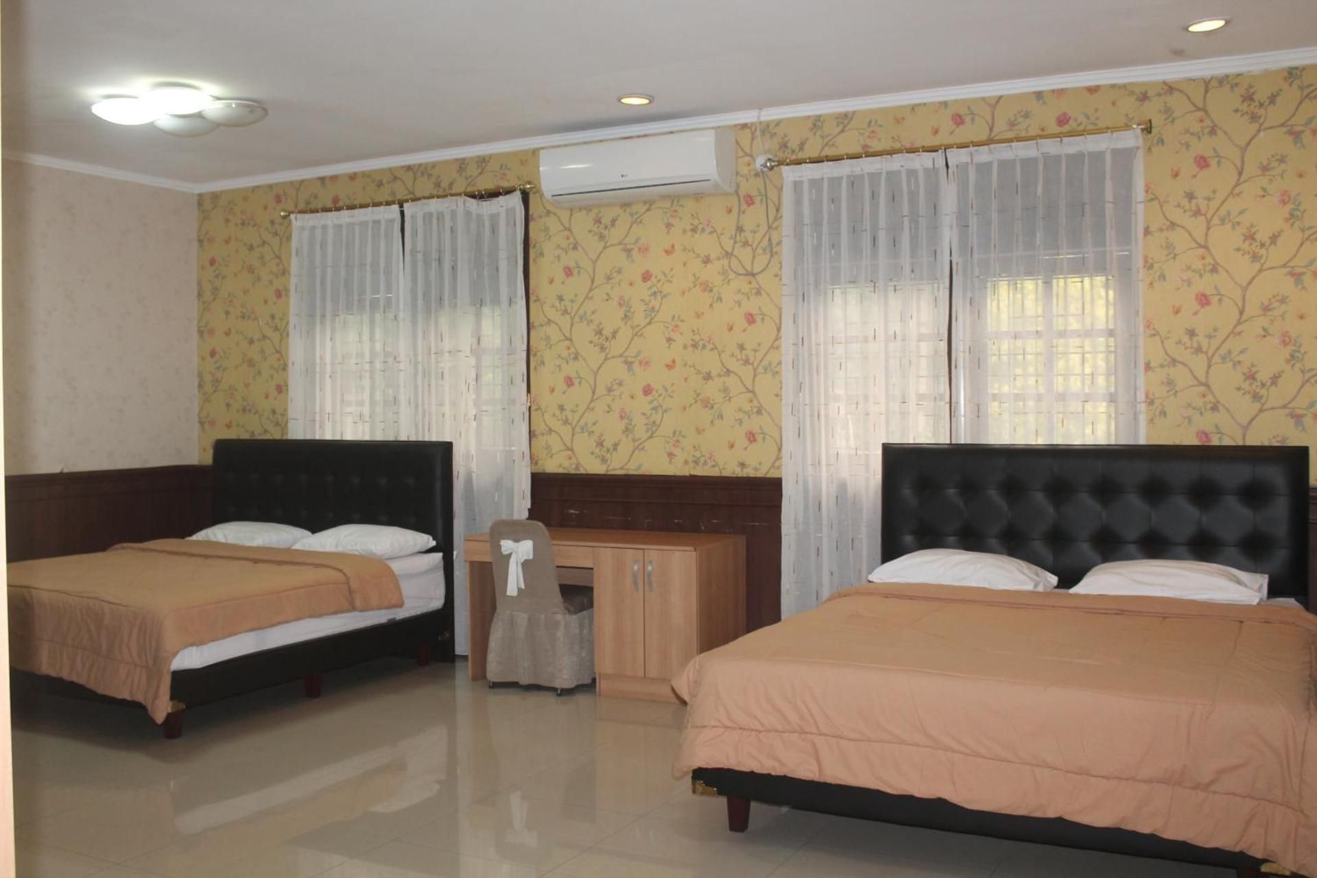 New Green Sentul Resort Four-Bedrooms Villa