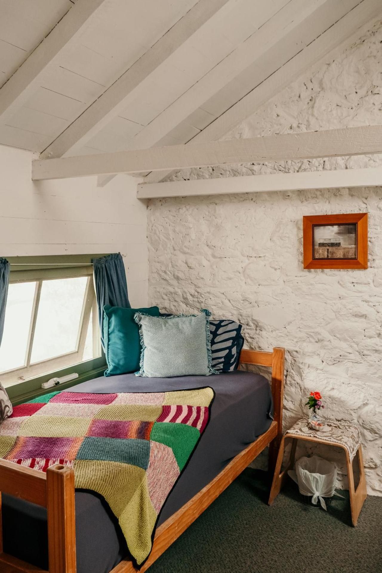 Budget Single Room with Shared Bathroom