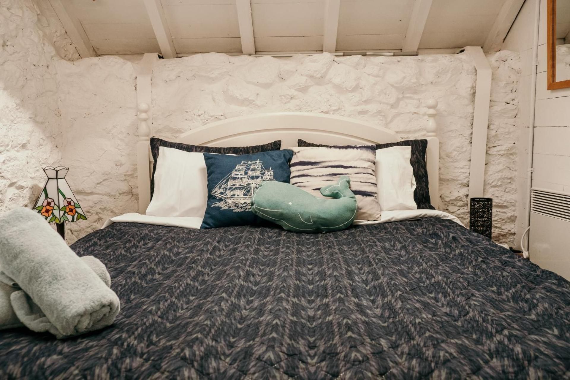 Budget Double Room with Shared Bathroom
