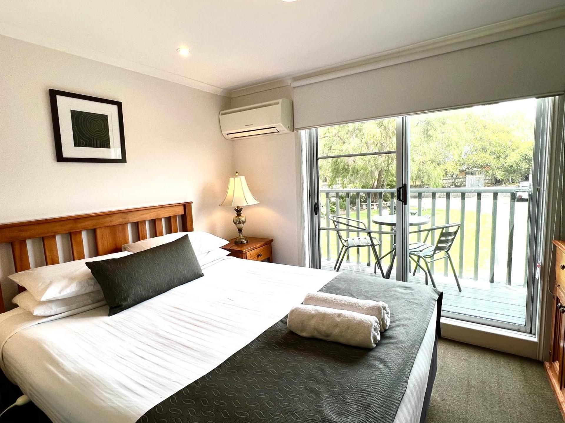 Small Double Room with Private Bathroom - Guest House