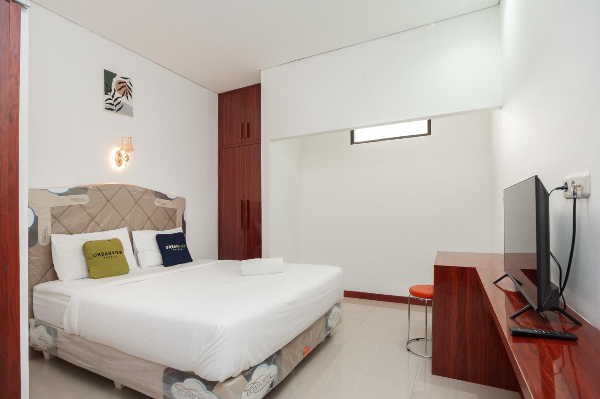 Urbanview Hotel Amarilis Sentul Bogor by RedDoorz Economy Twin Room