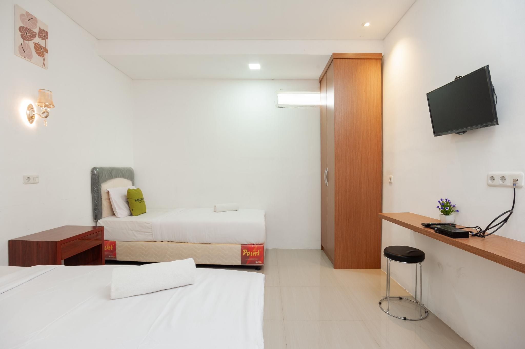 Urbanview Hotel Amarilis Sentul Bogor by RedDoorz Superior Twin Room 2