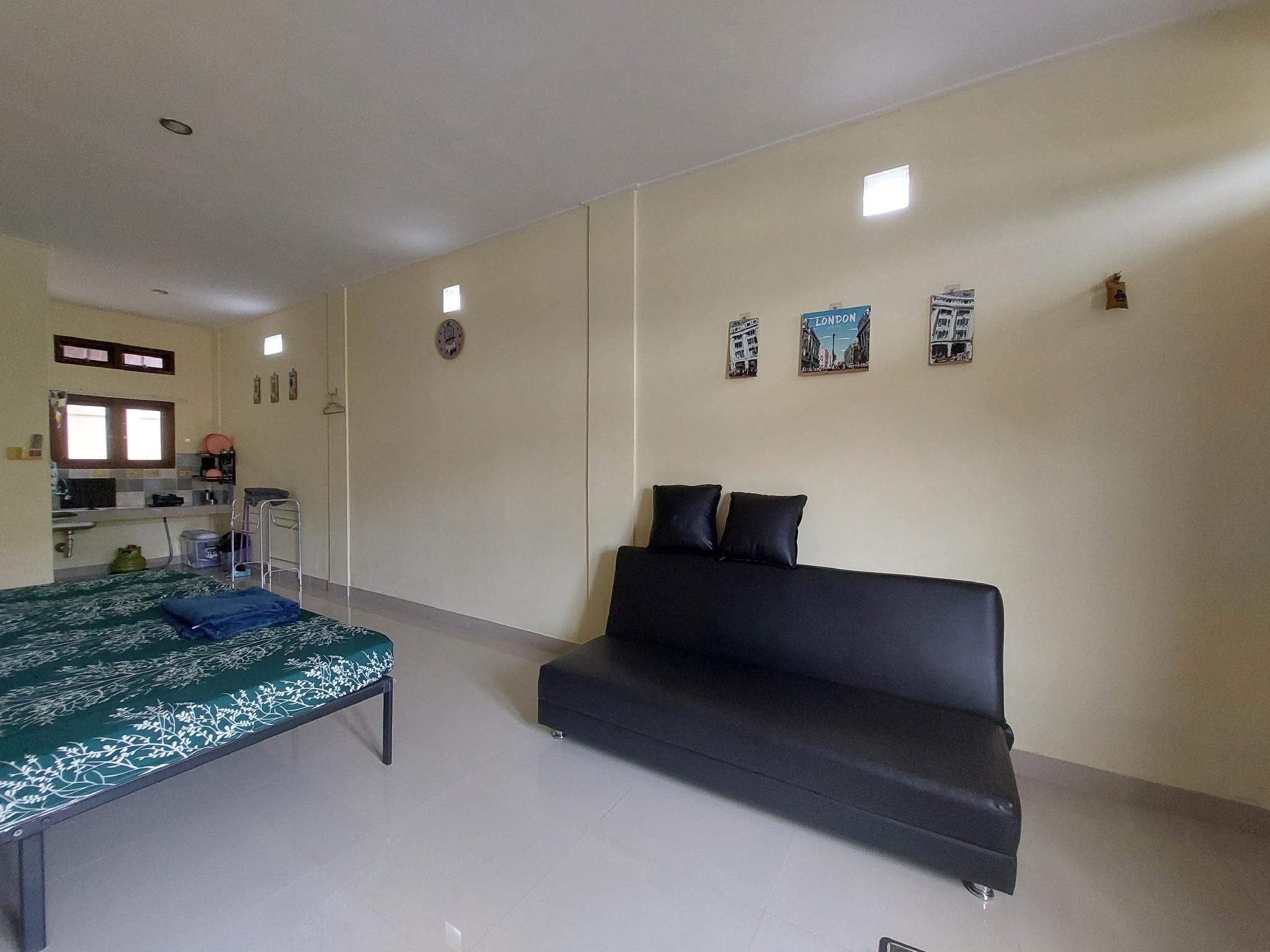 RiReRa Guest House Syariah Comfort Room 2