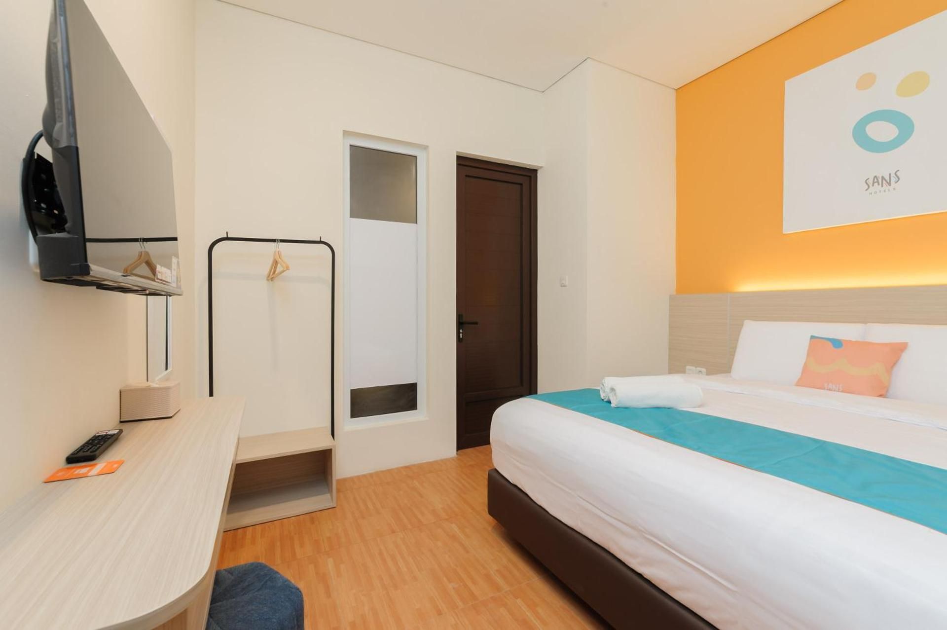 Sans Hotel Tajur Bogor Standard Room