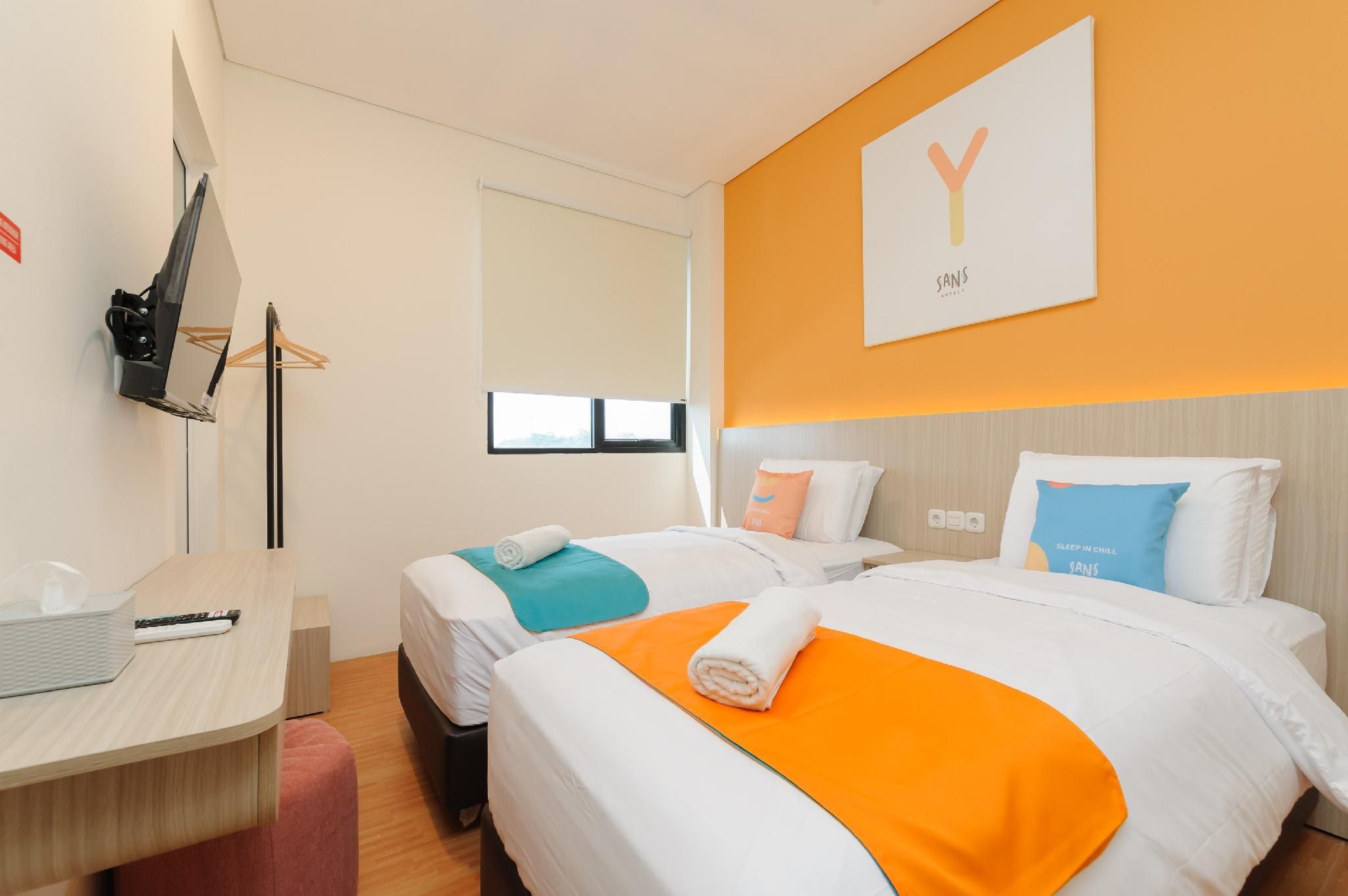 Sans Hotel Tajur Bogor Twin Room