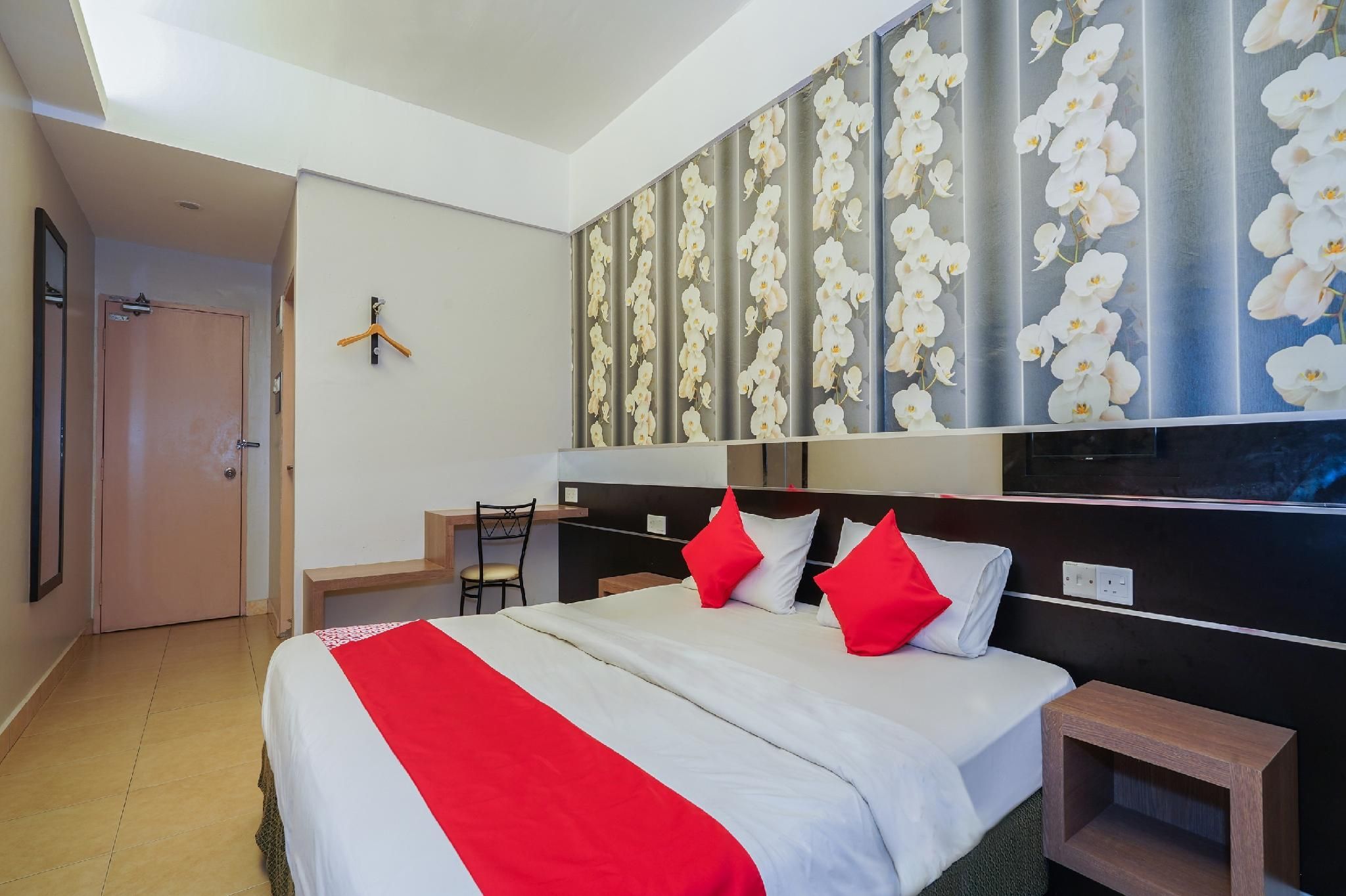 Dancenter Near  Shell Jalan Iskandar Shah, Orchard Suite Double 2