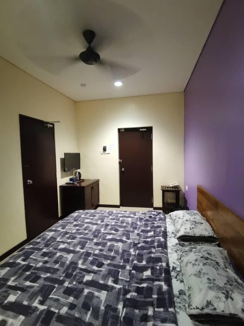 Hotel O Pavilion Inn Hotel Deluxe King Room