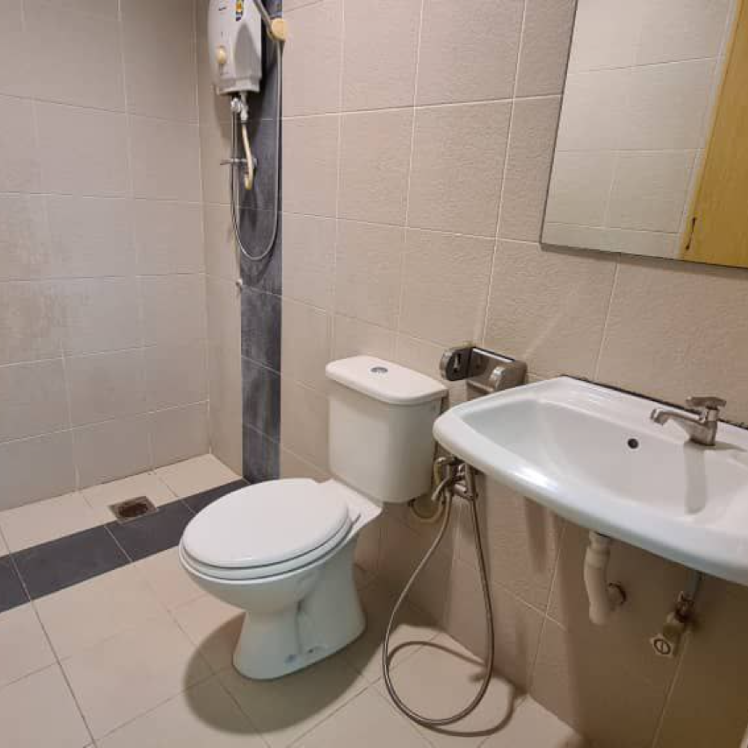 PAVILION INN HOTEL LUMUT Standard 2