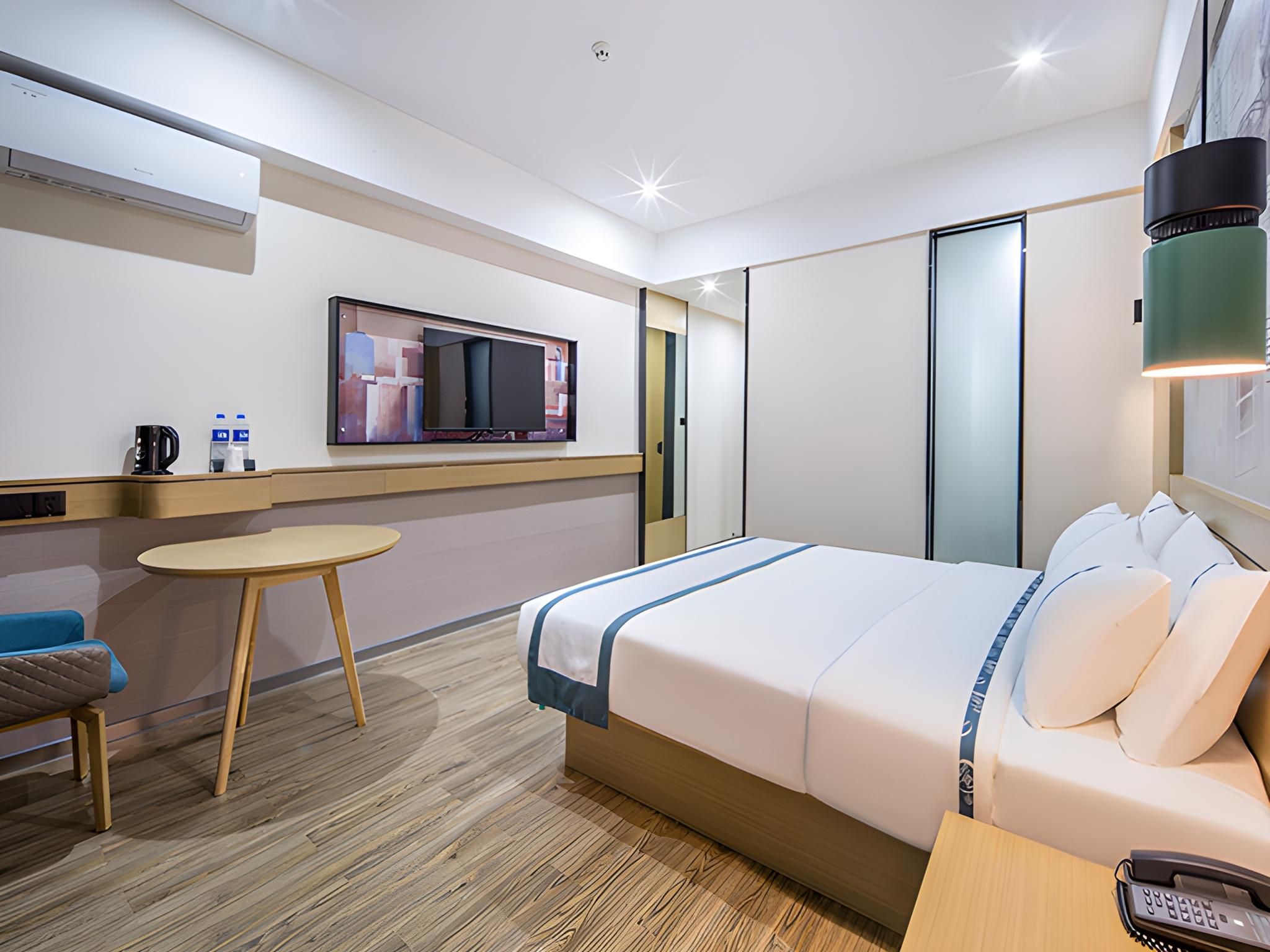 Dossen - Bed Room With City View
