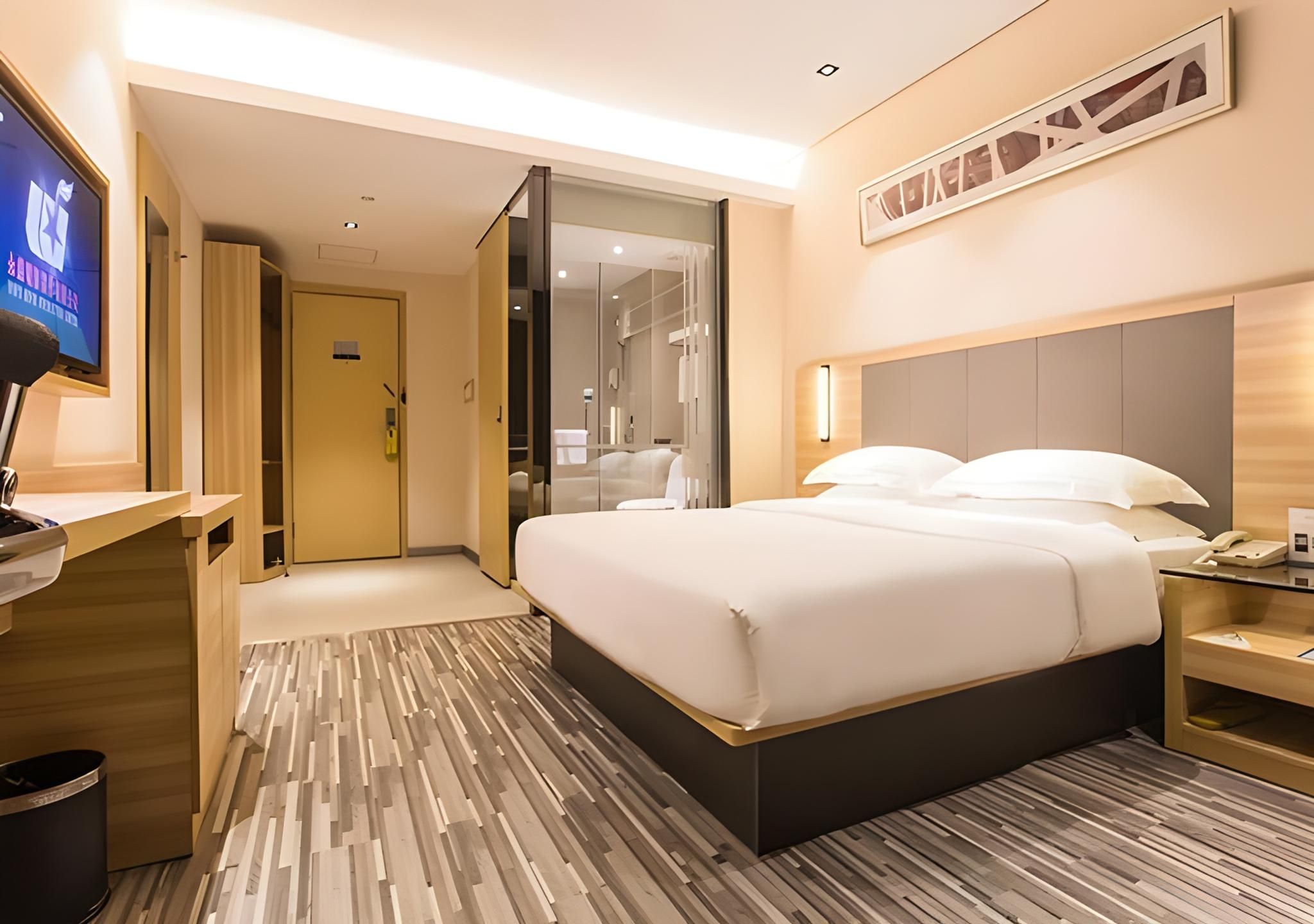 Business Queen Room