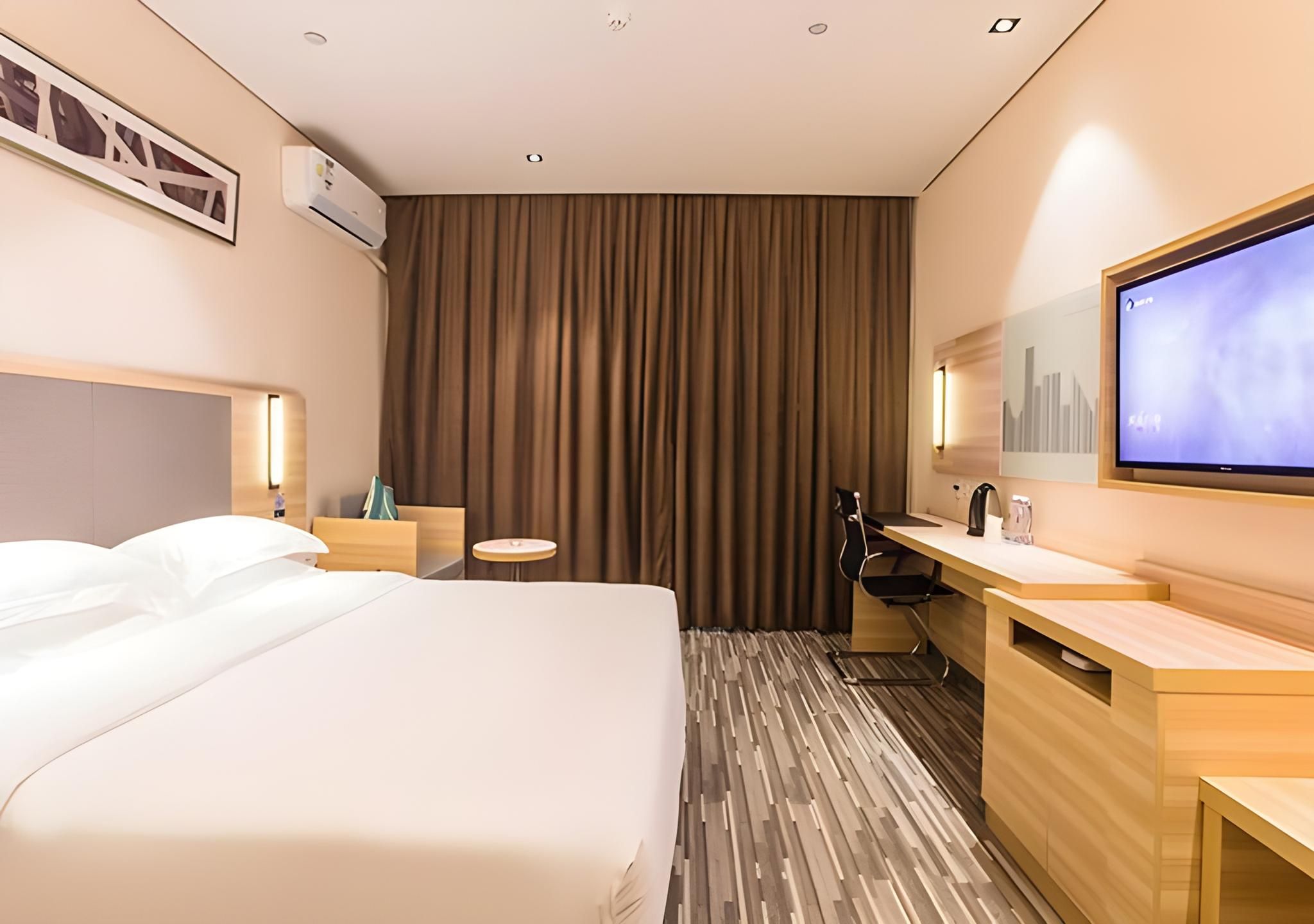 Business Queen Room