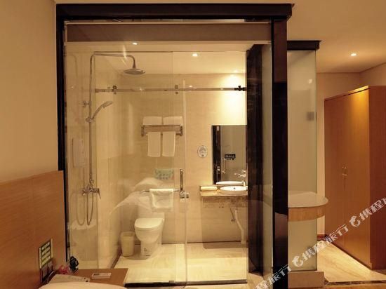 GreenTree Inn HePu Huanzhu South Road Transit Center Express Hotel Business Suite 3