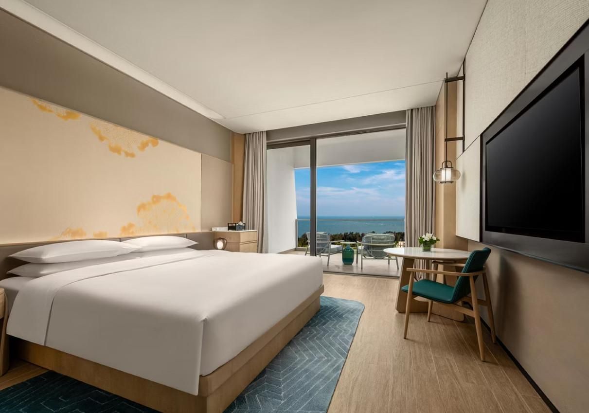 1 King Premium Ocean View Furnished Balcony