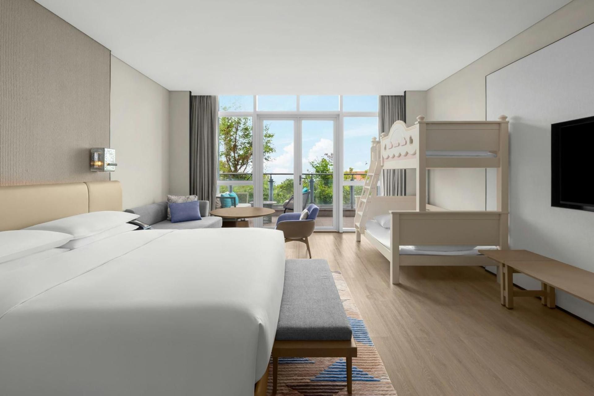 Sheraton Beihai Resort Deluxe Room (2 Adults + 1 Child)