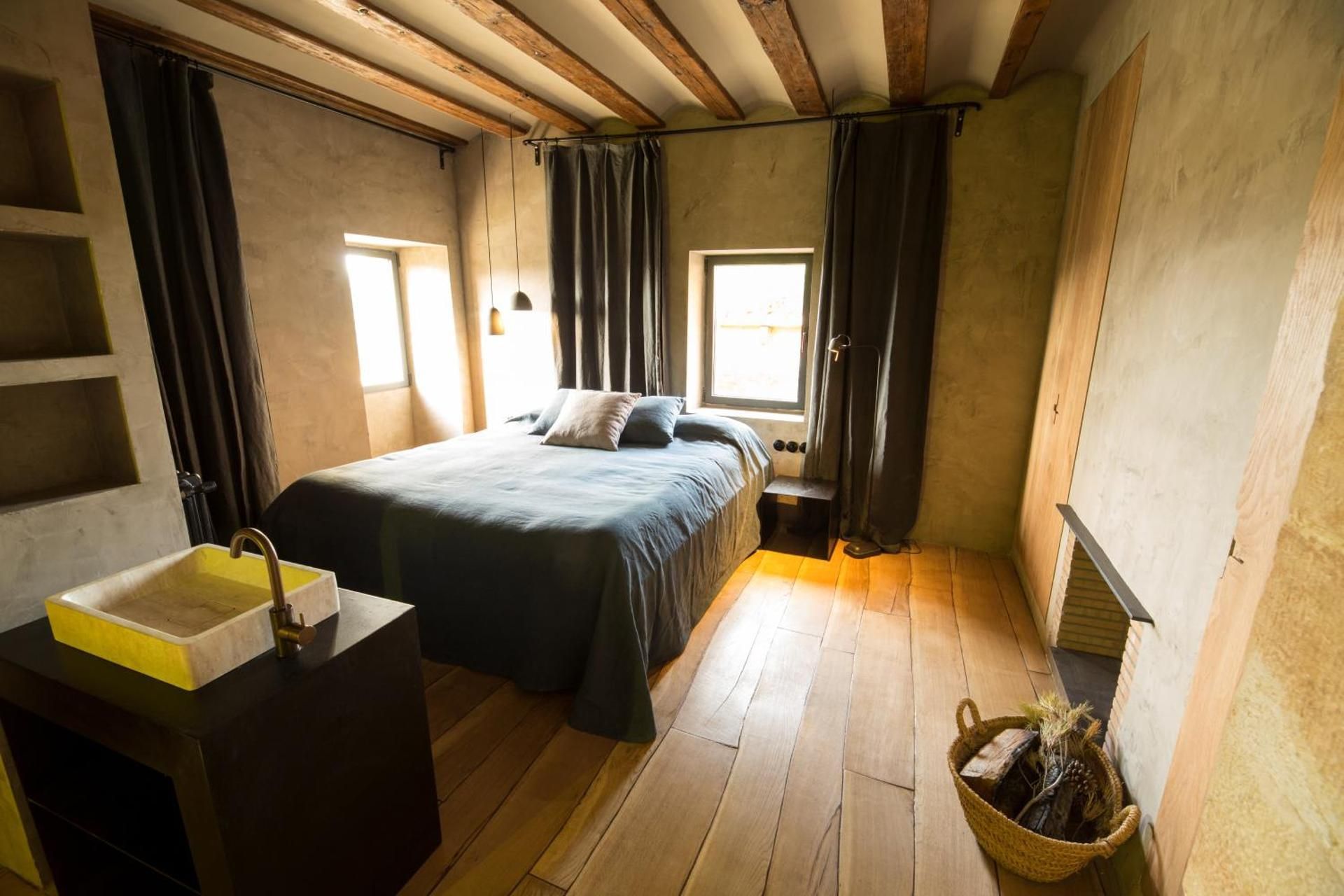 Consolacion Hotel Deluxe Double Room - Main Building 2