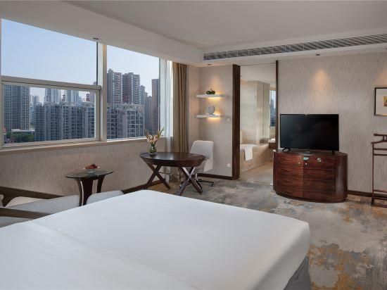 Deluxe Twin Bed Room with city view