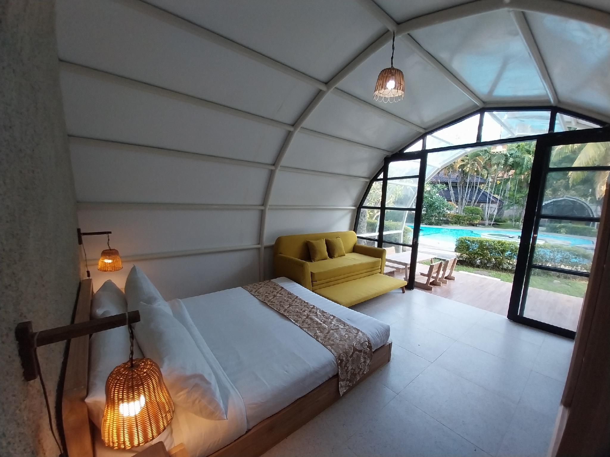 Curve Tent