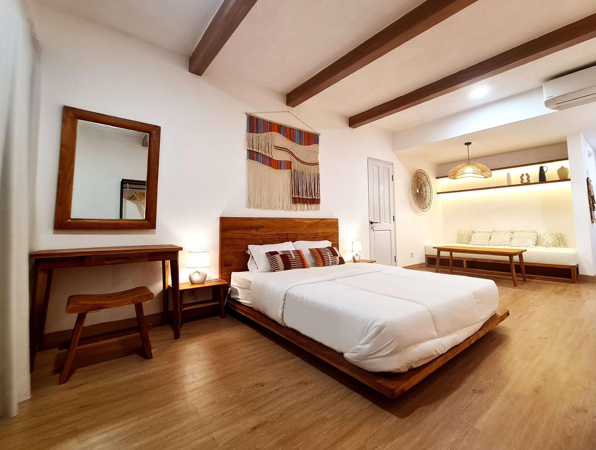 1 Bedroom Deluxe Suite