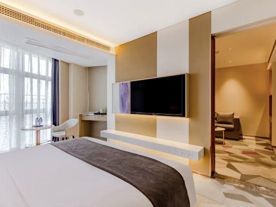WH - Business Suite Bed Room