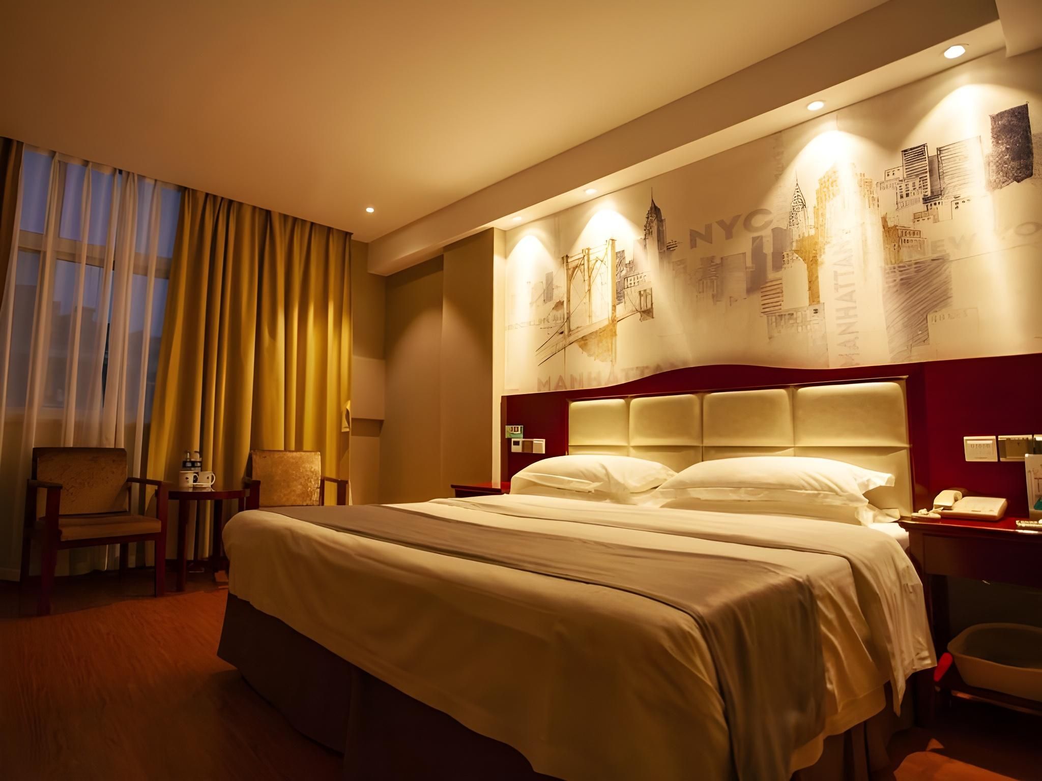 Business Queen Room