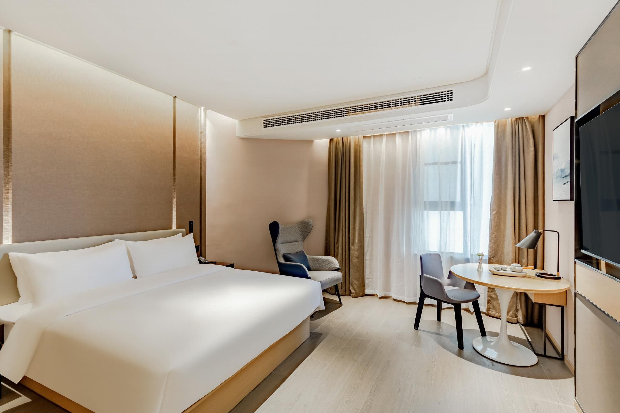 Huazhu - Room With Bed