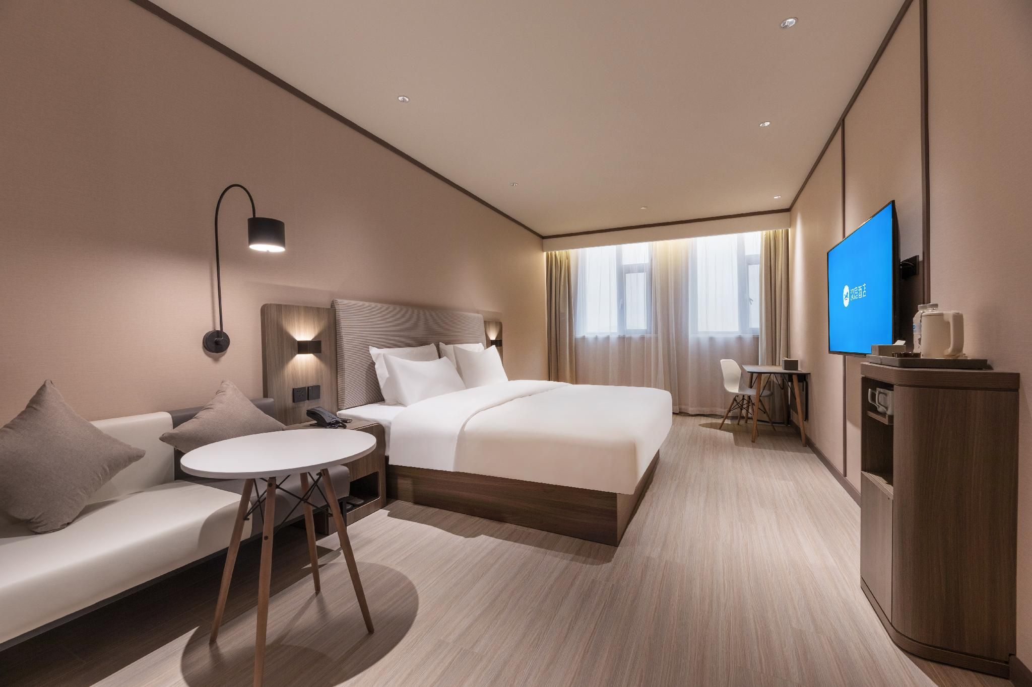 Business Queen Bed Room