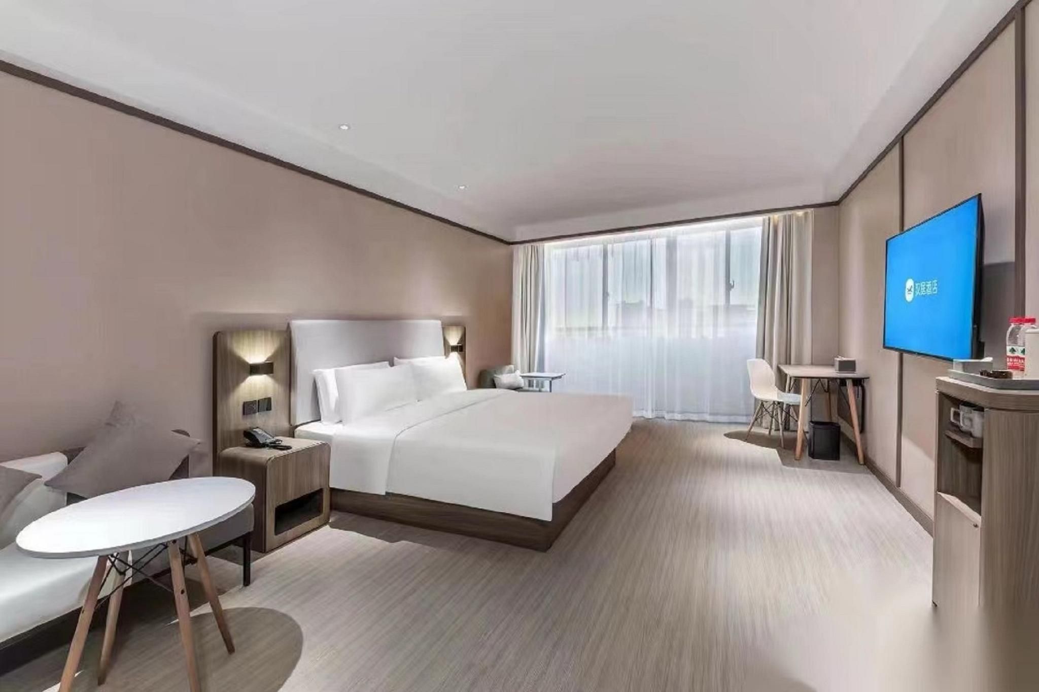 Business Queen Bed Room