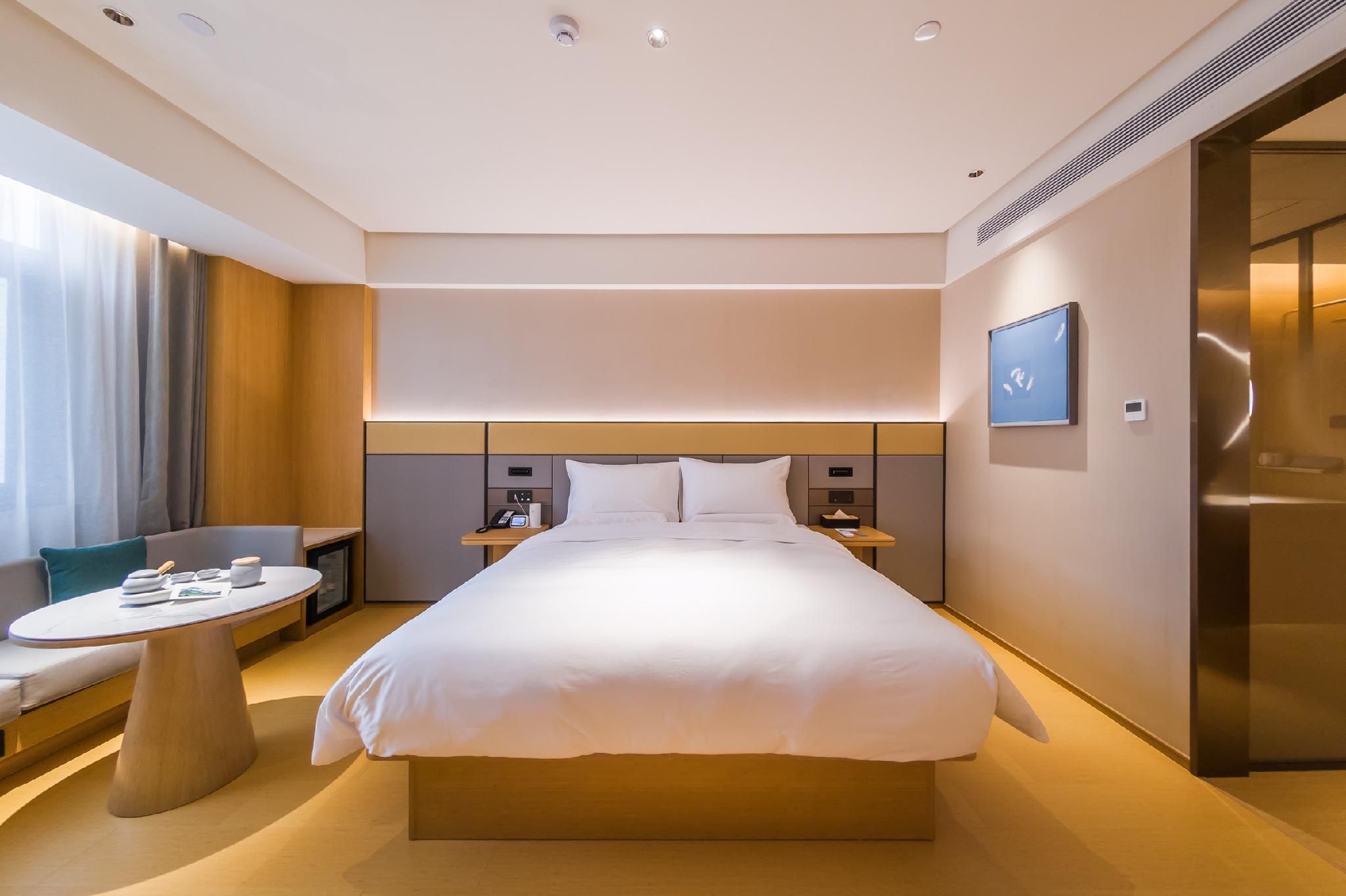 Business Queen Bed Room