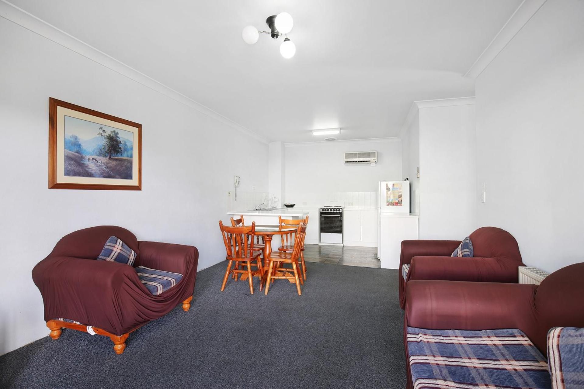 New England Motor Inn 3 Bedroom Apartment 3