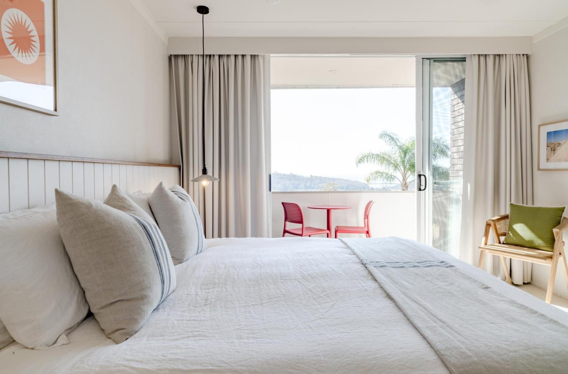 Deluxe Double Room with Balcony and Sea View - Newly Refurbished (Pet Friendly)
