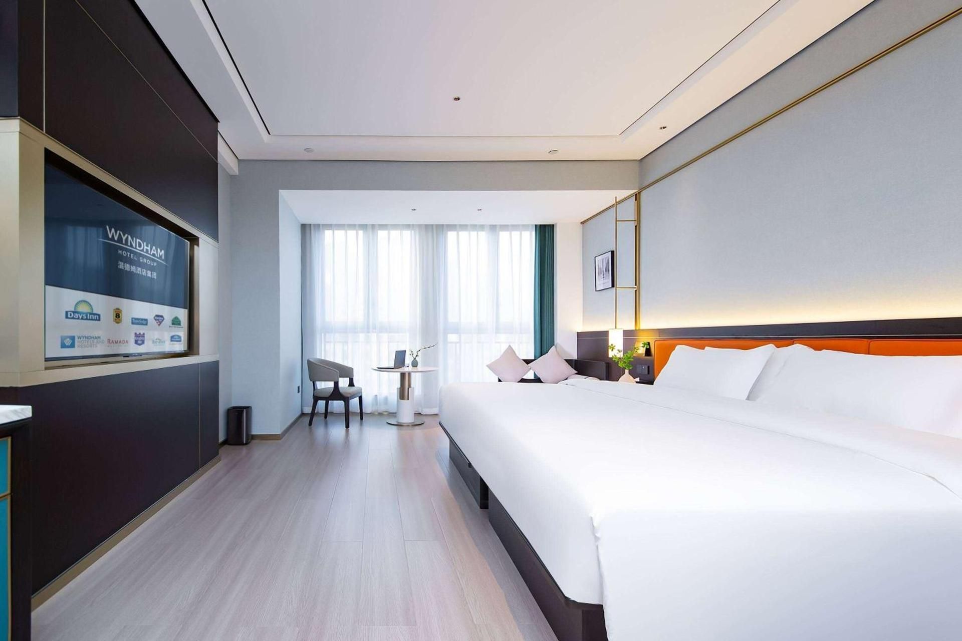 1 King Bed, Executive Room, Non-Smoking