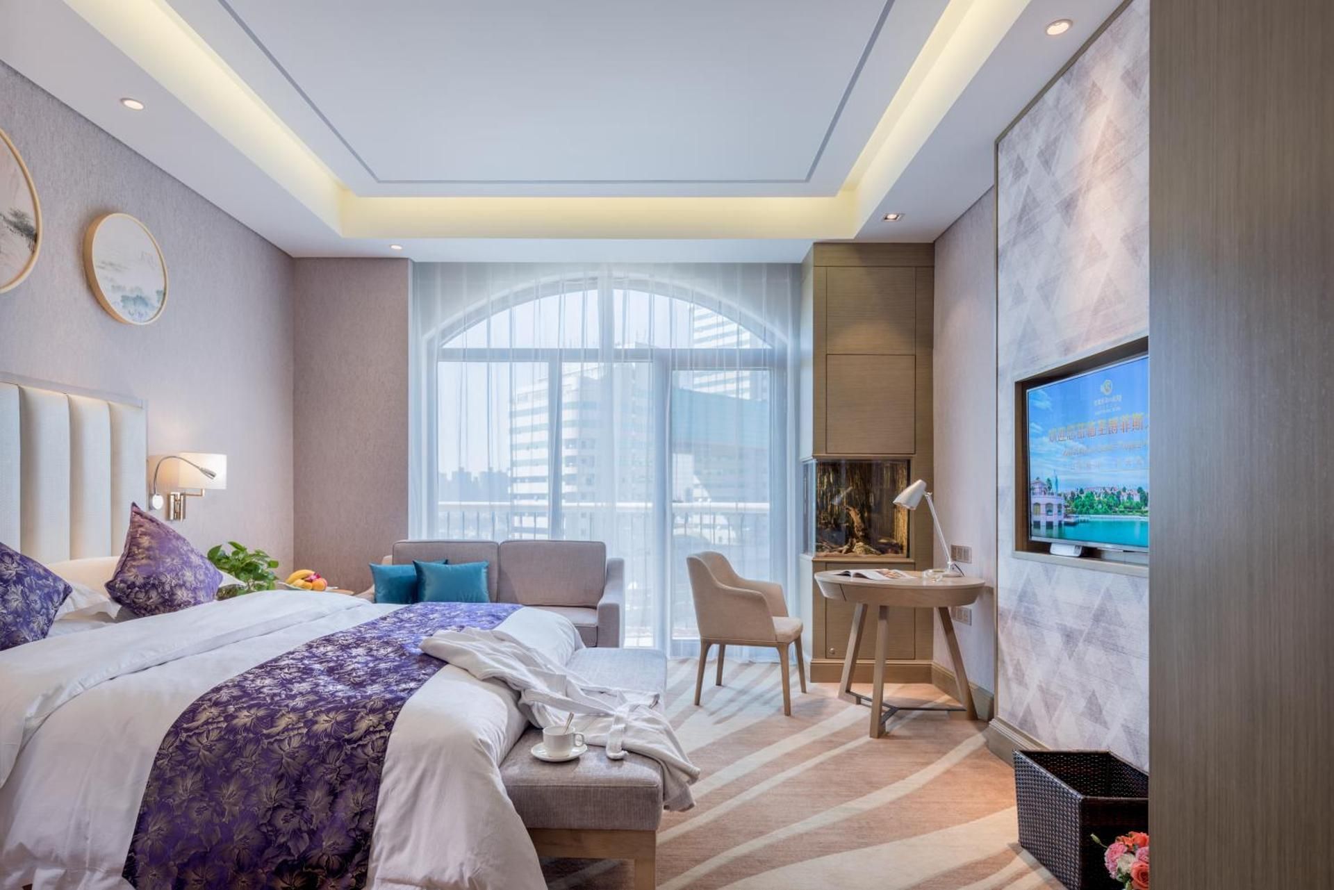 Queen Room with Garden View