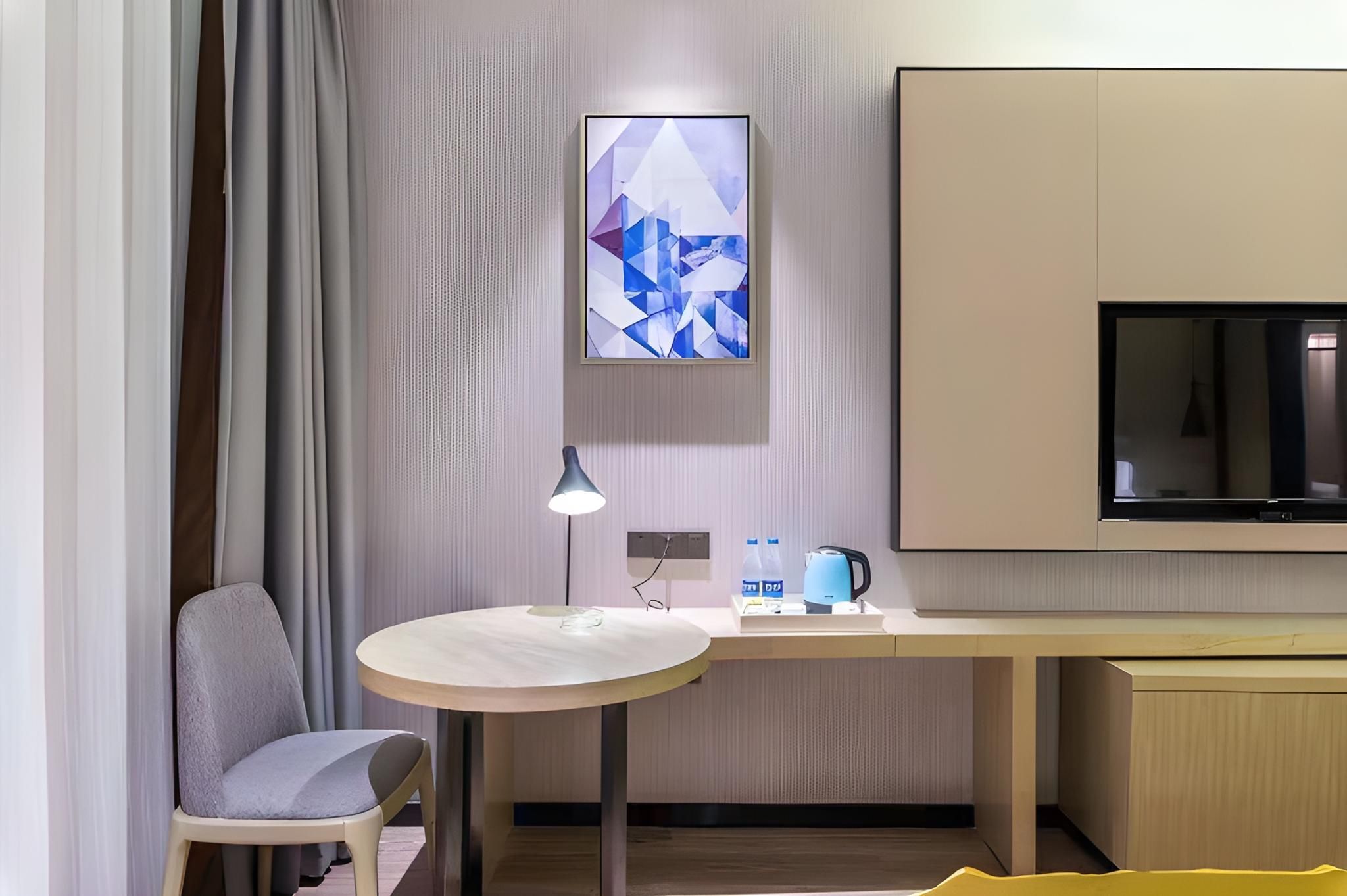 Dossen - Family Room