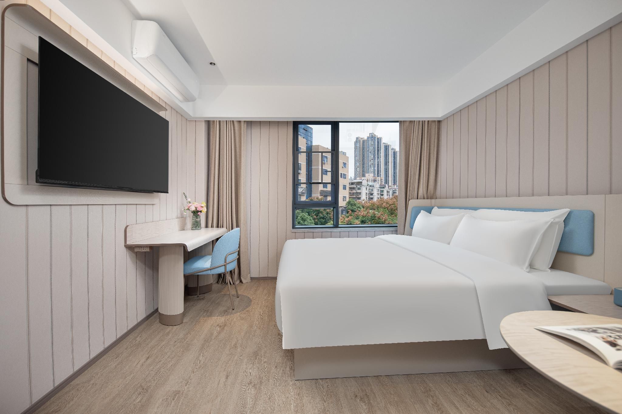 Huazhu - Room With Bed