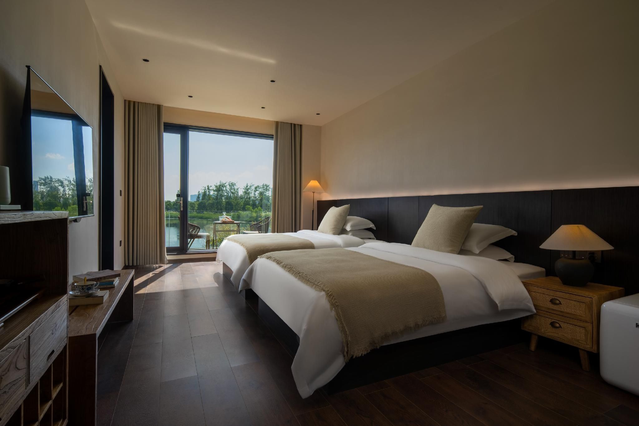Lake View Twin Room