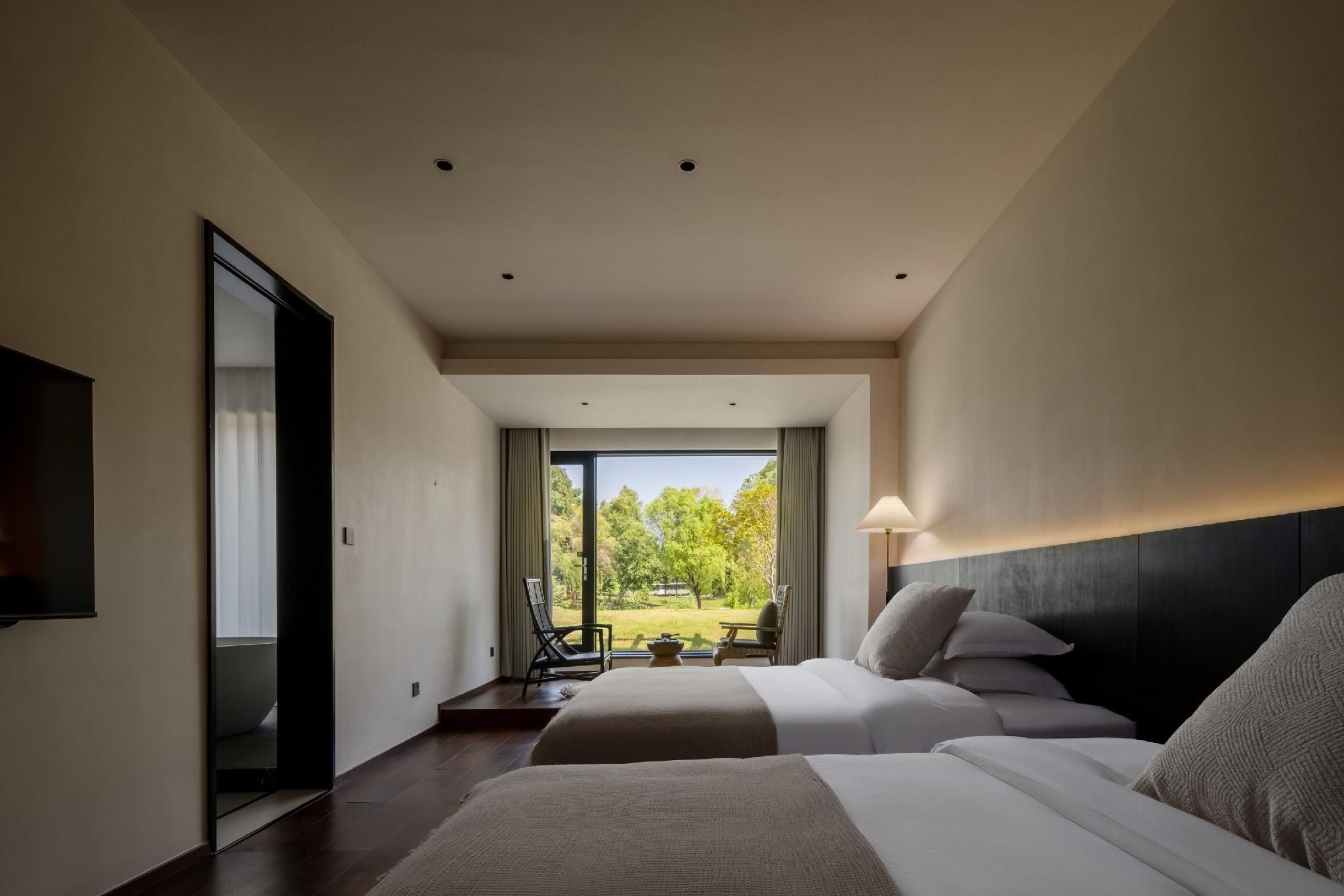 Lakeside View Twin Room with Balcony