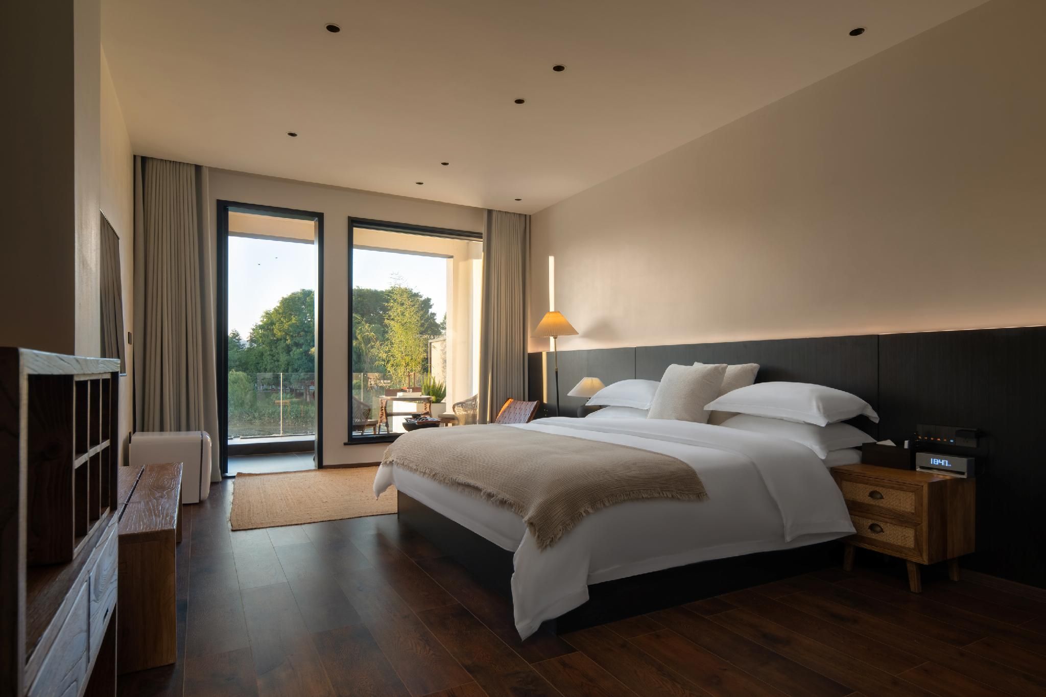 Double Room with Balcony and View