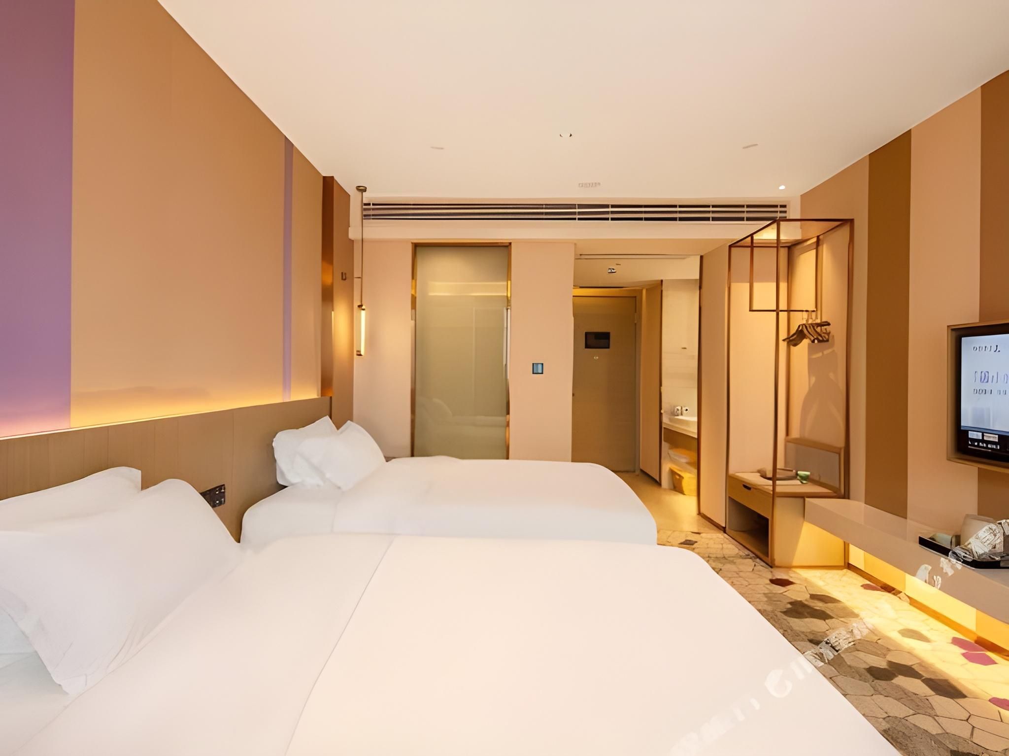 WH - Deluxe Bed Room