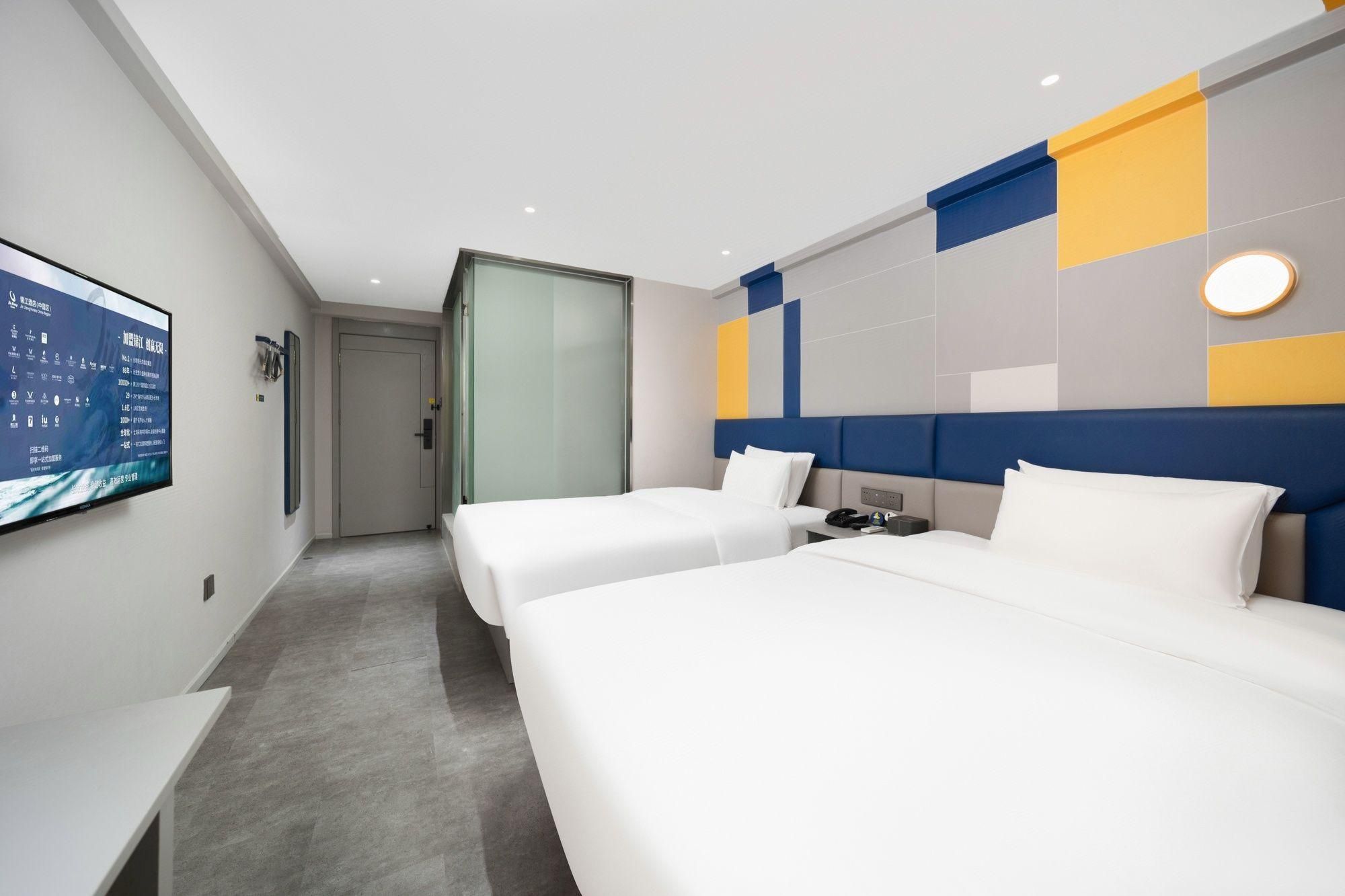 WH - New 7 Days Comfort Twin Room