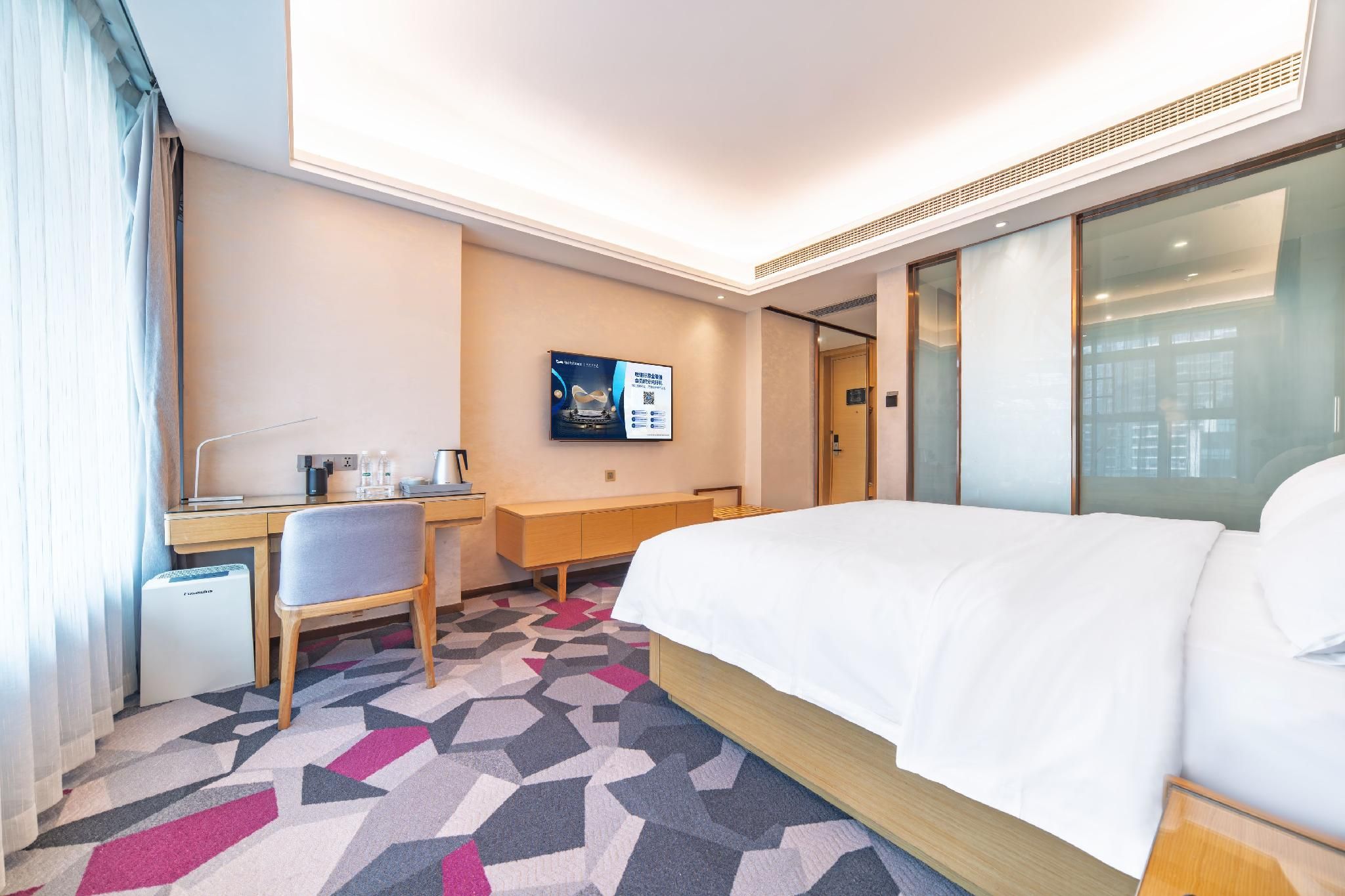 Business King Room