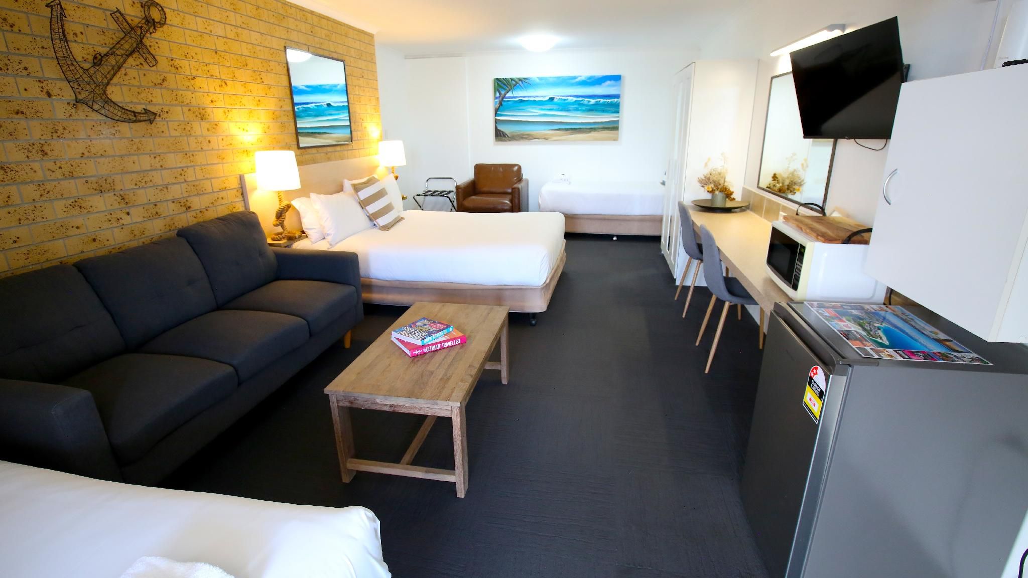 Deluxe Family Room