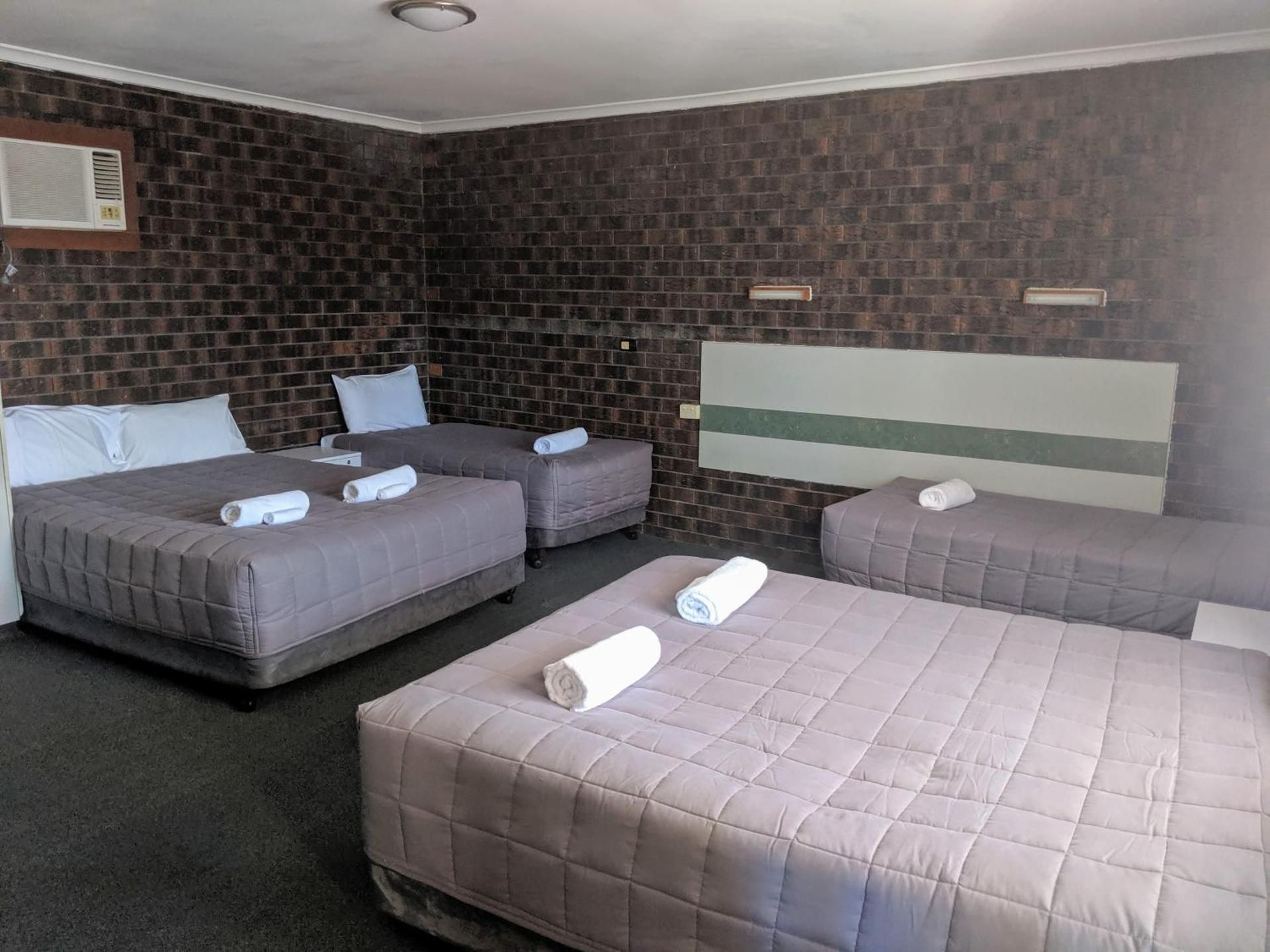 Deluxe Family Room