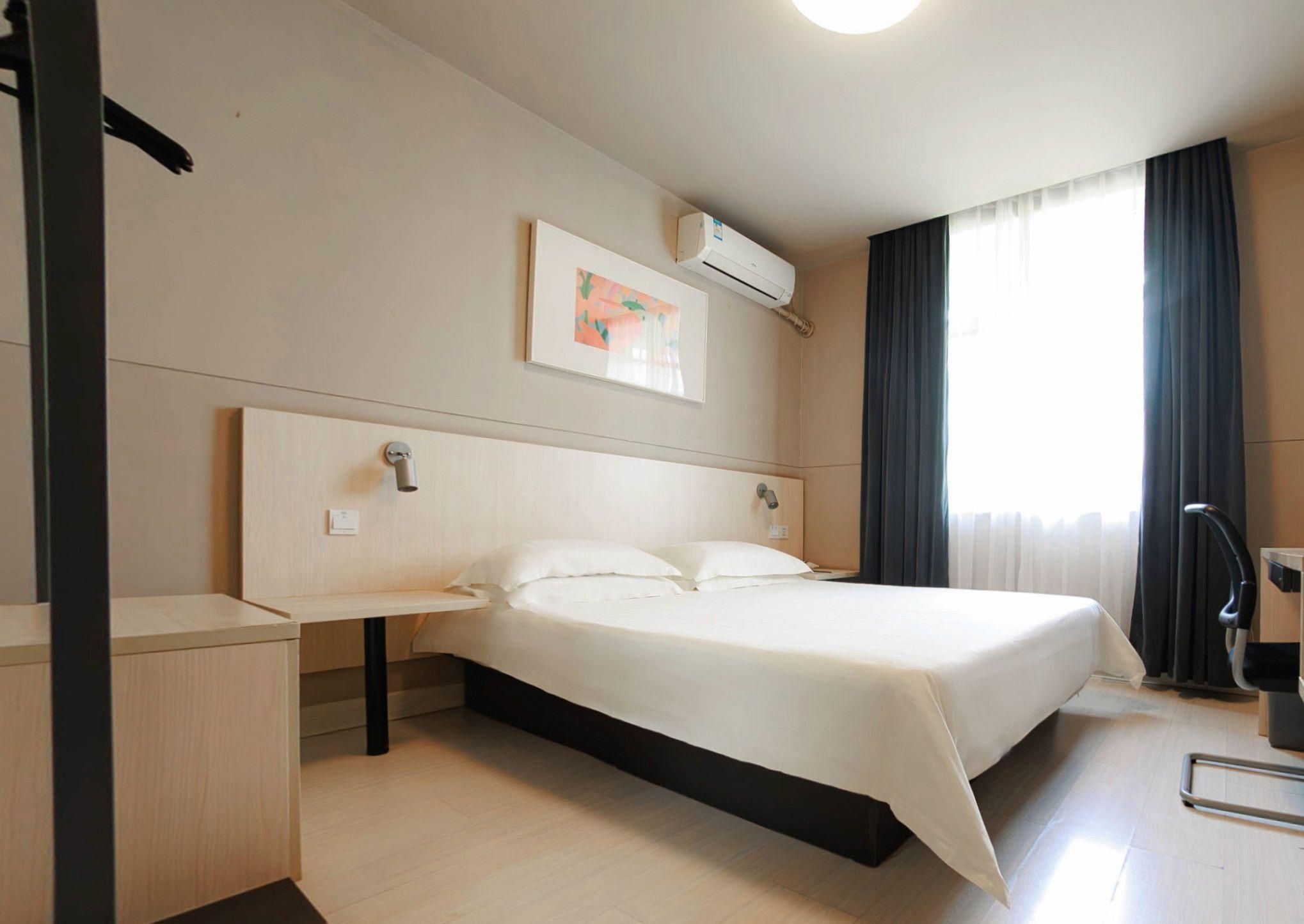 WH - Superior Bed Room